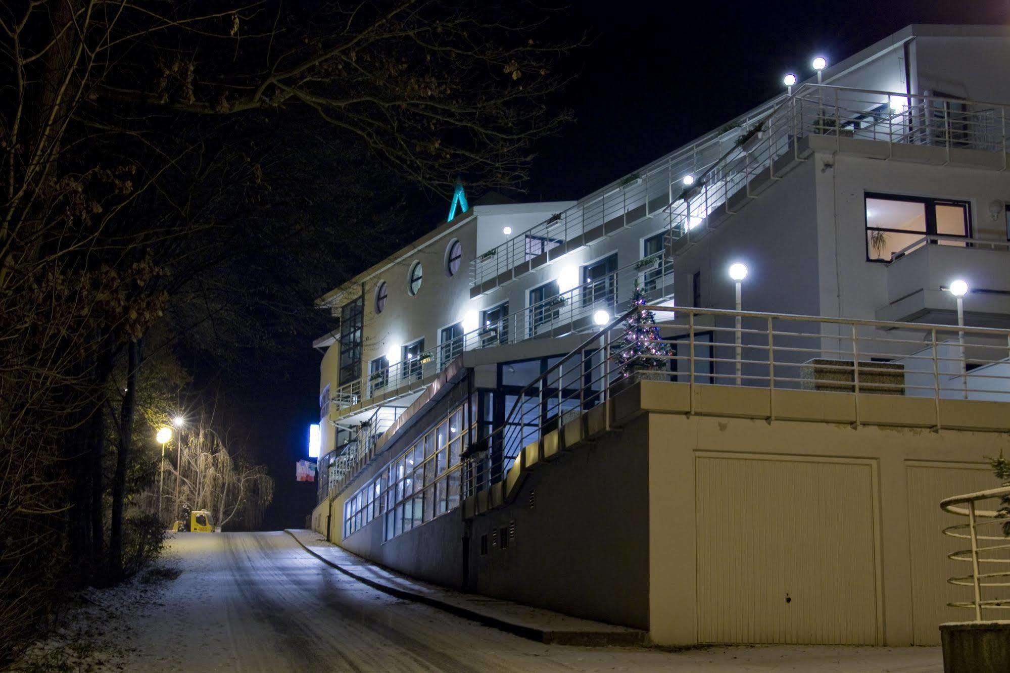 Interhotel America Písek Extérieur photo